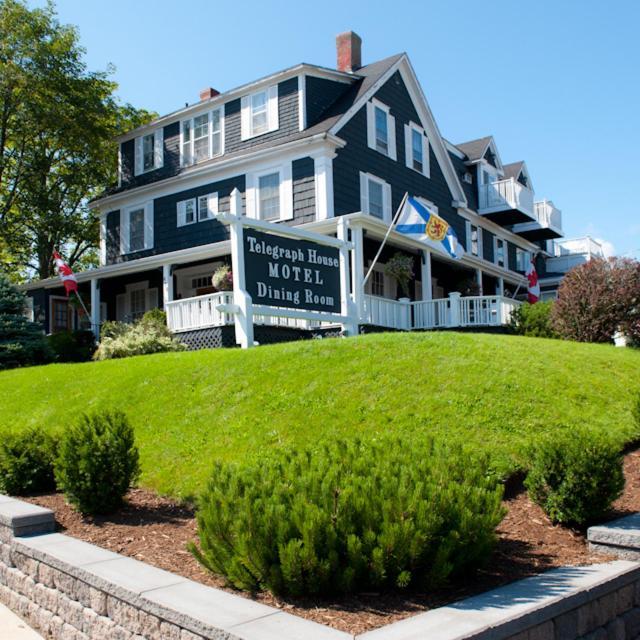 Telegraph House Motel Baddeck Ngoại thất bức ảnh