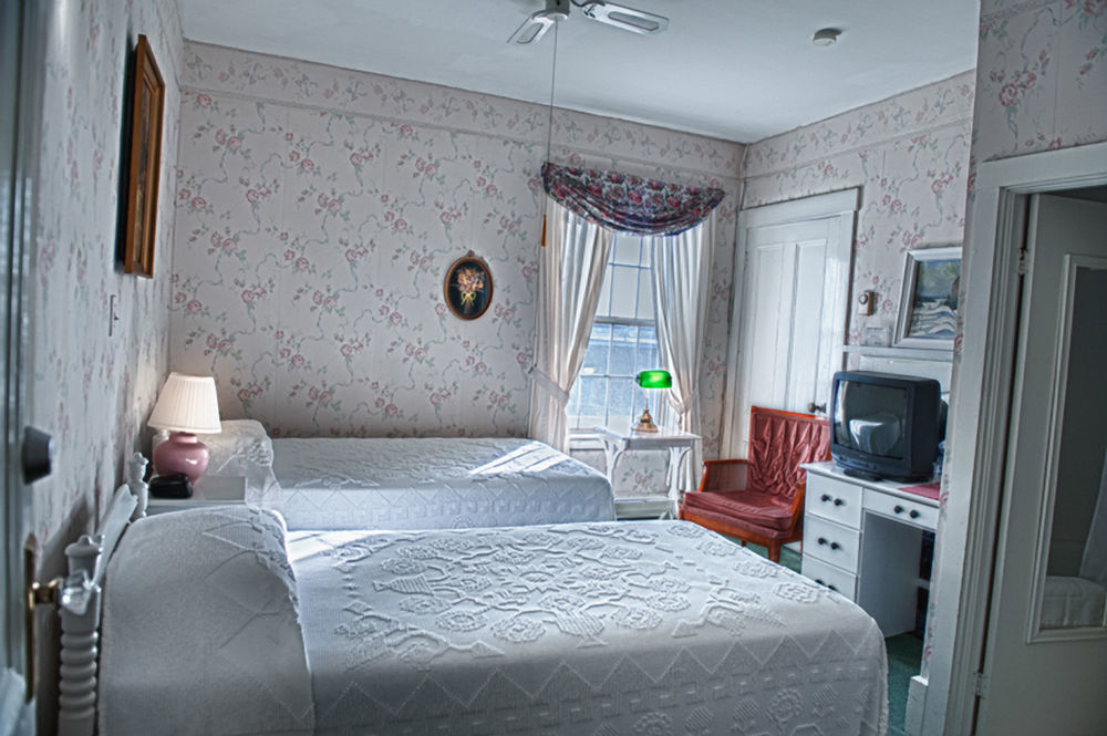 Telegraph House Motel Baddeck Ngoại thất bức ảnh