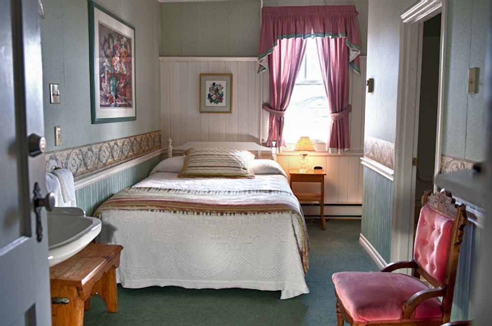Telegraph House Motel Baddeck Ngoại thất bức ảnh