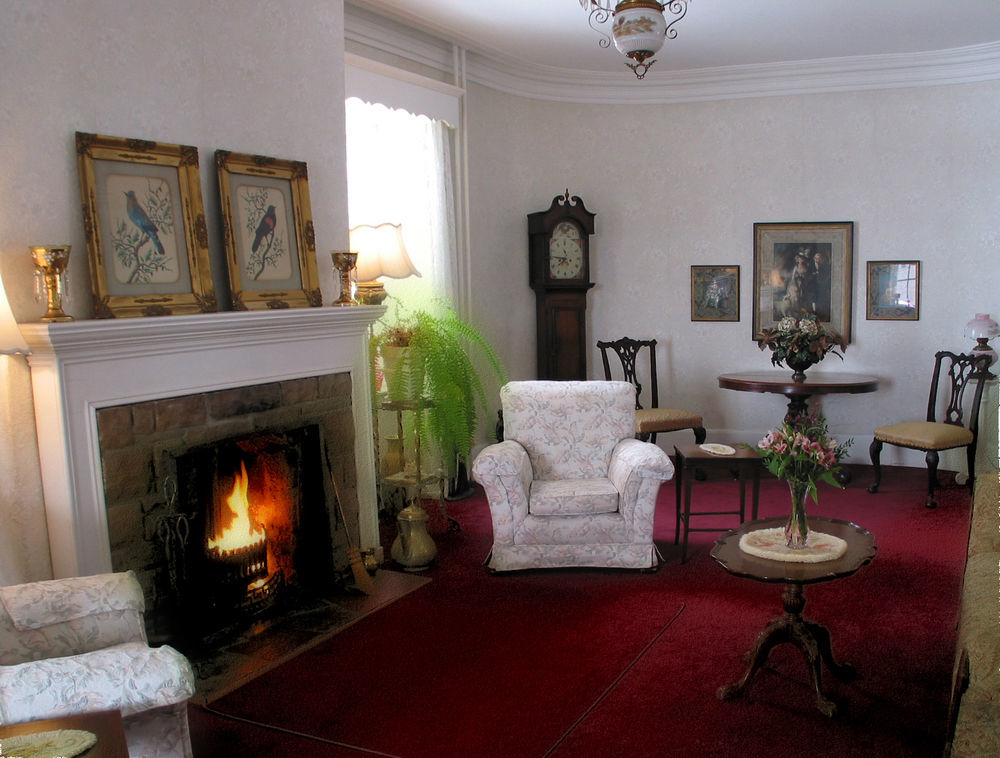 Telegraph House Motel Baddeck Ngoại thất bức ảnh