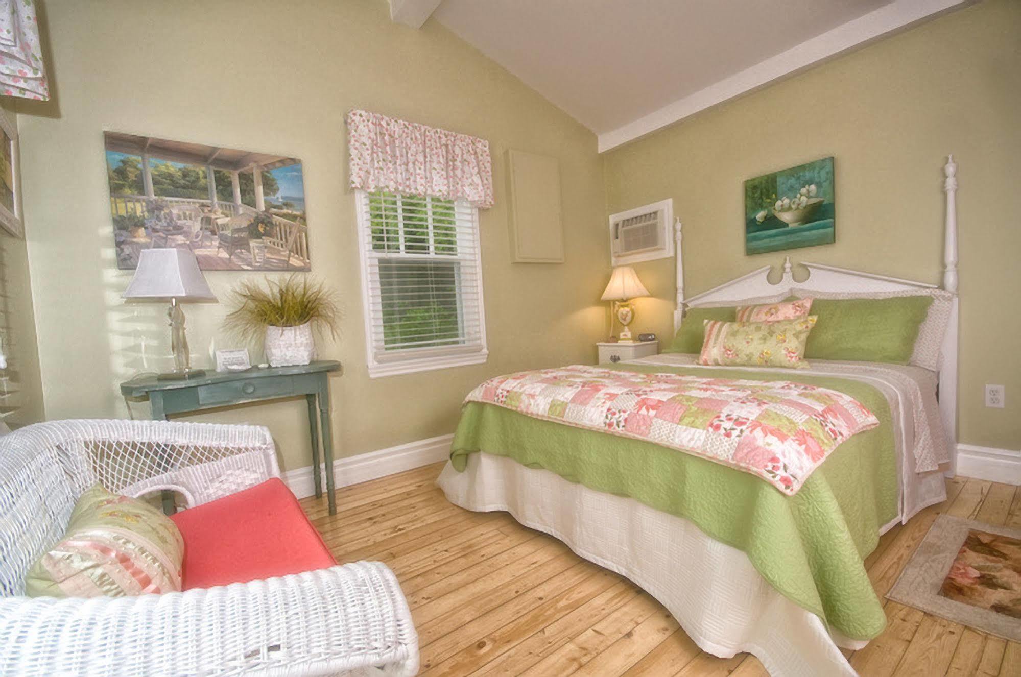 Telegraph House Motel Baddeck Ngoại thất bức ảnh