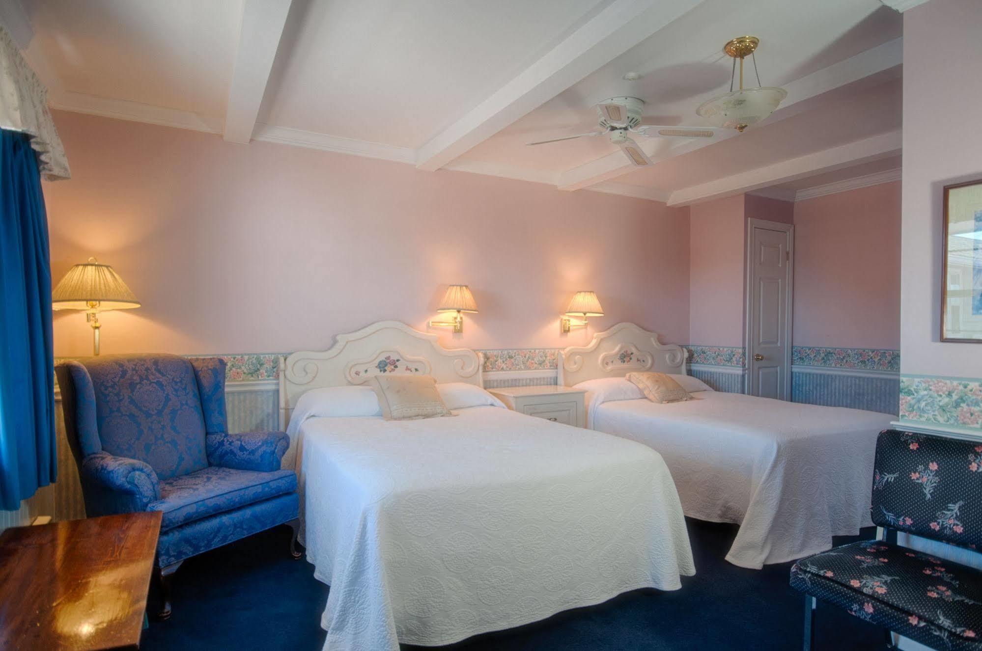 Telegraph House Motel Baddeck Ngoại thất bức ảnh