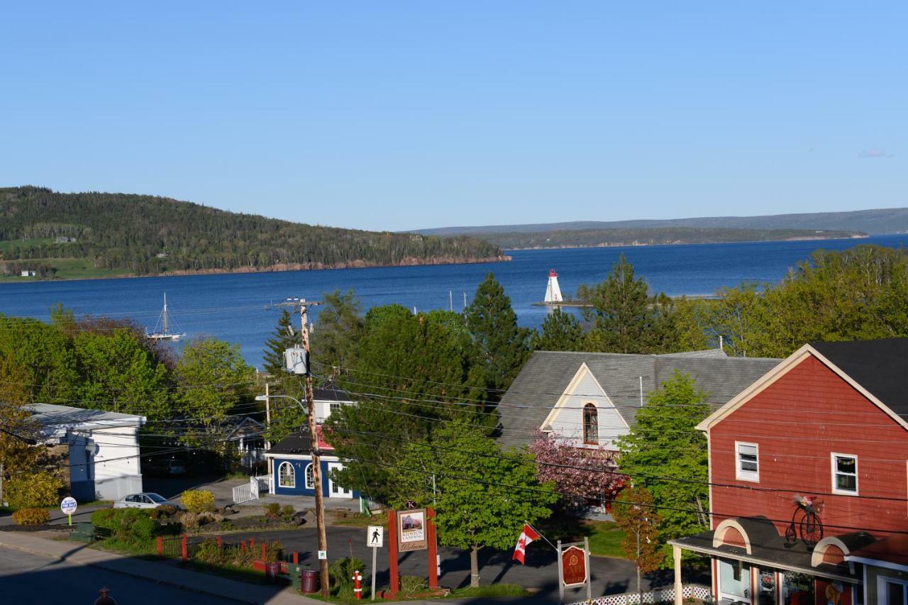Telegraph House Motel Baddeck Ngoại thất bức ảnh